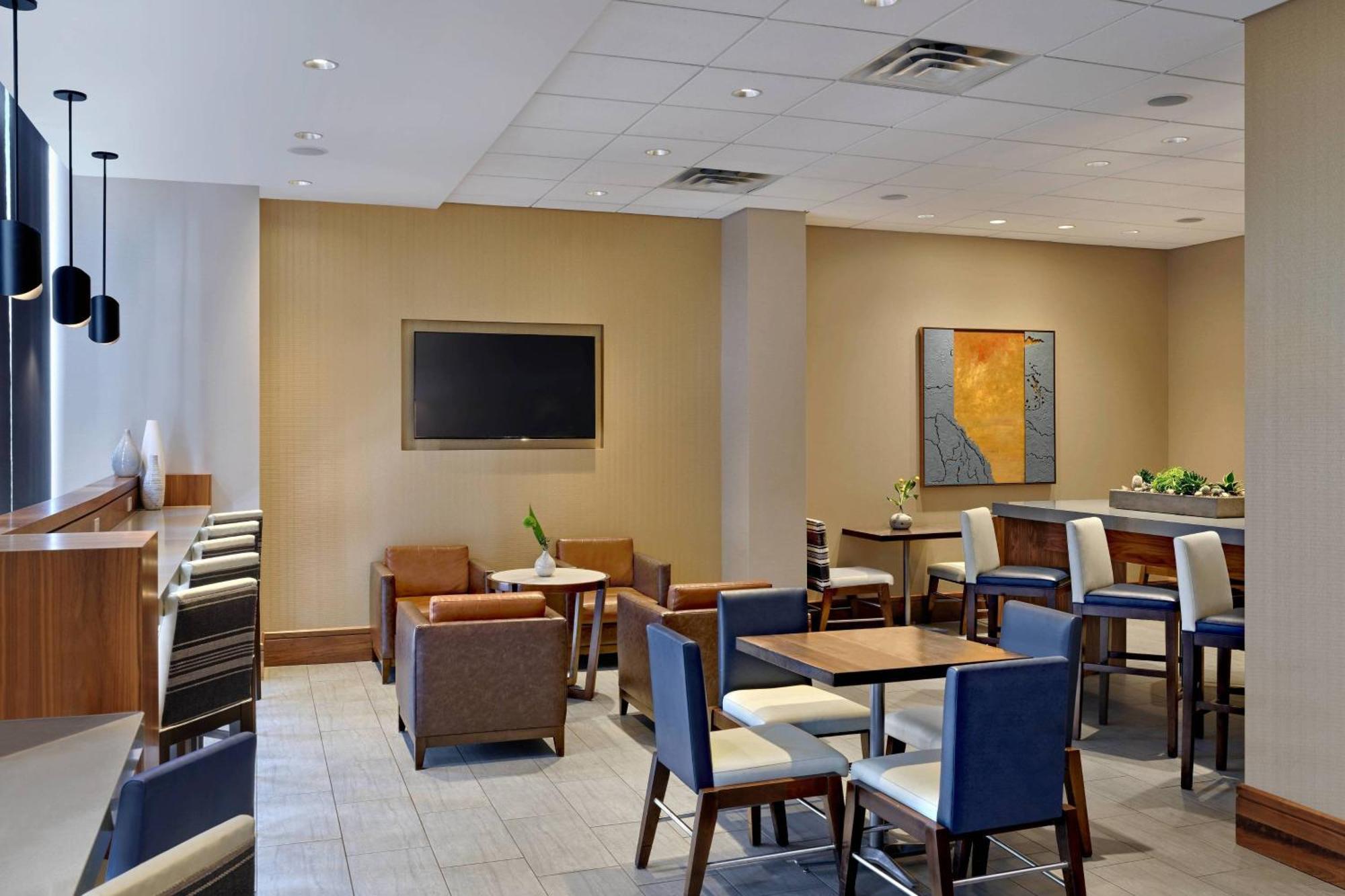 Calgary Marriott Downtown Hotel Exterior foto